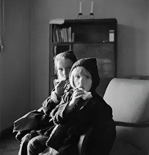 Sandwich Prints: Hungry Children in Berlin