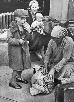 Hunger Prints: Hungry People In The Streets Of Russia