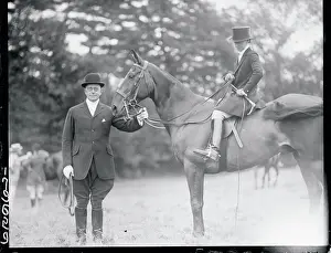 Rockefeller Prints: Hunters Posing with Horse