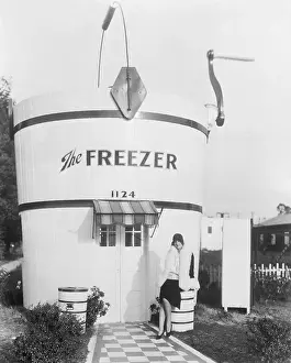 Ice Cream Prints: Hut Built to Resemble Ice Cream Maker