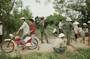 Hutz-Da Nang Raiload Reopening, Vietnam War