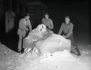 Hanover Prints: Ice Artists Preparing a Design