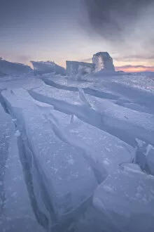 Images Dated 15th March 2015: Ice crack at Baikal lake
