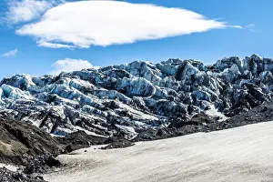 Ice formations, snow-capped volcanic mountain chain Kverkfjoll, on the northern edge of the Vatnajokull glacier, highlands, Iceland