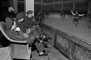 Ice Skating Prints: Ice Skating Audience
