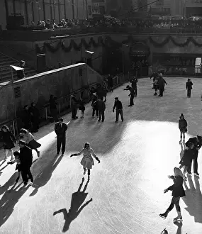Lac0047 Prints: Ice Skating At Rockefeller Center, New York City