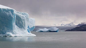 Images Dated 20th December 2014: Icebergs on Lago Argentino