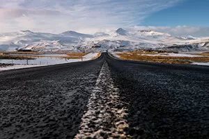 Images Dated 15th March 2015: Along the Icelandic road in winter season