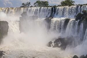 Images Dated 13th November 2015: Iguazu Waterfall, Argentina