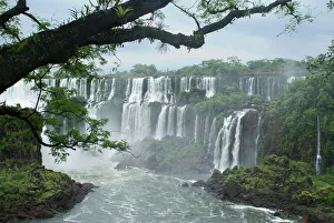 Landmark Gallery: Iguazu Waterfalls, Brazil / Argentina