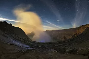 Images Dated 17th September 2013: Ijen Crater
