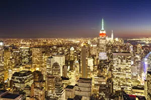 Images Dated 13th October 2015: Illuminated Manhattan at night, New York City, USA