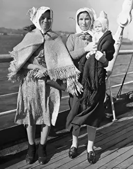 Czechoslovakian Prints: Immigrant Women on Ship Deck