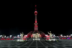 Images Dated 31st August 2011: Independence Monument, Ashgabat, Ashkhabad or Asgabat, Ahal Province, Turkmenistan