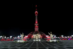 Images Dated 31st August 2011: Independence Monument, Ashgabat, Ashkhabad or Asgabat, Ahal Province, Turkmenistan