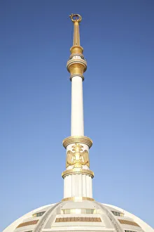 Images Dated 31st August 2011: Independence Monument, Ashgabat, Ashkhabad or Asgabat, Ahal Province, Turkmenistan