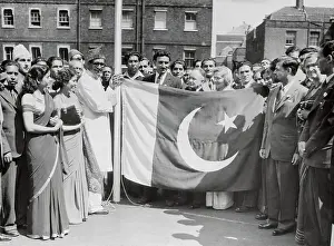 India Citizens Raising Pakistan Flag