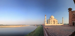 Images Dated 10th January 2012: India, Taj Mahal