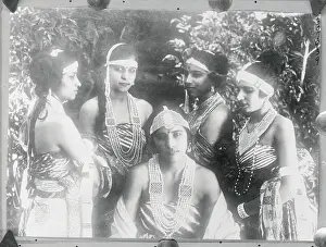Mumbai Prints: Indian Actresses Wearing Pearls