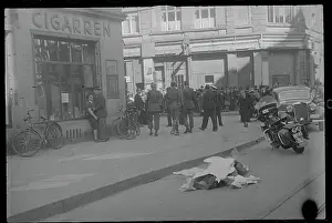 Frankfurt Prints: Innocent Boy Killed in Gun Duel
