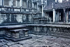 Images Dated 25th March 2009: Inside the Angkor Wat