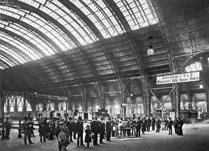 Frankfurt Prints: Interior of Frankfurt's Central Railroad Station