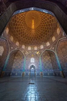 Images Dated 17th September 2016: Interior Sheikh Lotfollah Mosque in Naqsh-e-Jahan Square