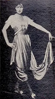 Irene Castle, Movie Stars series, Strollers Cigarettes collectible tobacco card, 1922