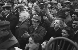 M Gov Eire Elec 1948 Prints: Irish Crowd