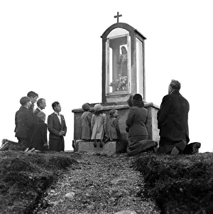Effigy Prints: Island Shrine