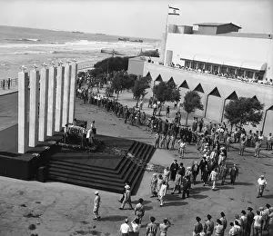 Parliament Prints: Israelis View Casket Of Odore Herzl
