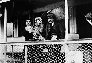 Images Dated 16th April 2018: Italian Family
