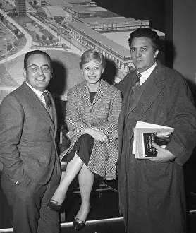 Italian Film Luminaries Pose Together