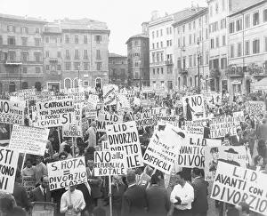Divorce Prints: Italians Picket Catholic Divorce Law
