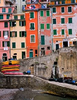 Images Dated 14th April 2011: Italy, Cinque Terra Village Colour