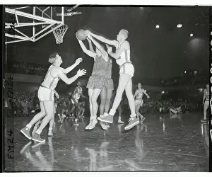 Jack Twyman Grabbing a Rebound
