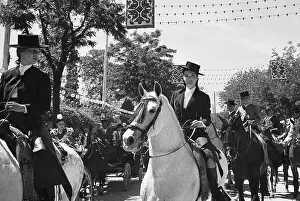 Sevilla Prints: Jackie Kennedy Rides Through Seville