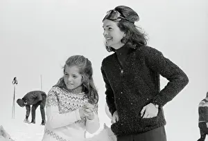 Idaho Prints: Jacqueline And Caroline Kennedy Skiing