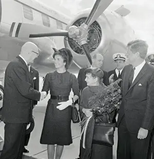 Jacqueline Kennedy Shaking Hands With Urbo Kekkonen