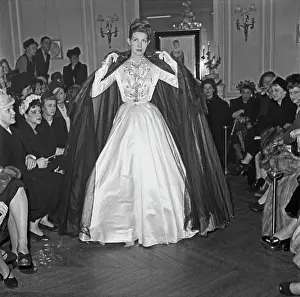 Huty25365 Prints: Jacques Fath Summer 1948 Fashion Show