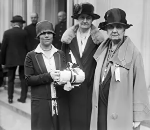 Petition Prints: Jane Addams And Hull In Dc With Petition