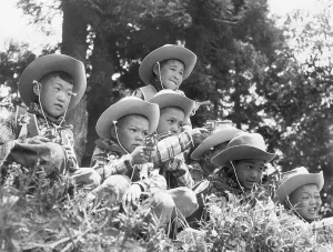 Toy Gun Prints: Japanese Children In Cowboy Outfits