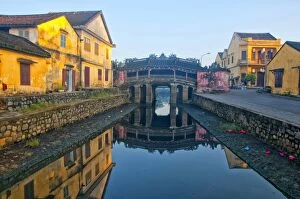 Images Dated 21st January 2013: Japanese pagoda (or Bridge pagoda) in Hoi An ancient town
