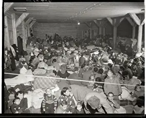 Moving Prints: Japanese Repatriates Awaiting Processing