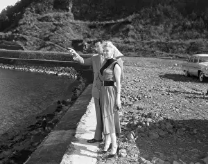 J.Dimaggio & M.Monroe Standing By Water