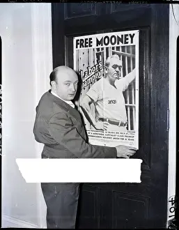 Bombing Prints: Jerry O'Connell Puts Up Free Tom Mooney Poster