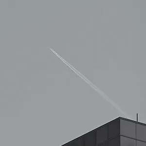 Images Dated 17th October 2018: Jet Over Building