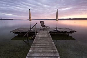 Jetty, early morning at the autumnal Lake Starnberg near Seeshaupt, Bavaria, Germany, Europe, PublicGround