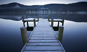 Images Dated 25th March 2015: Jetty on lake windermere on frosty Morning