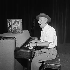 Piano Prints: Jimmy Durante On TV
